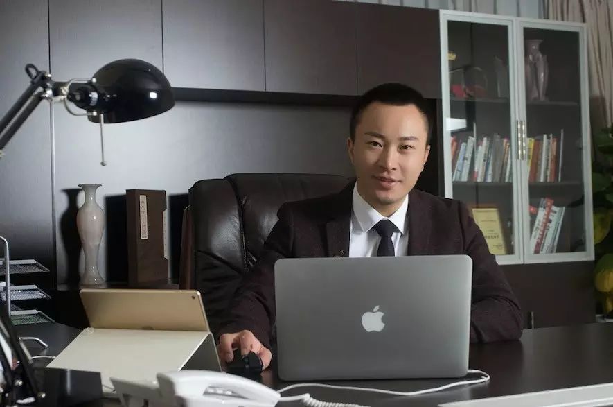 芥末堆吉吉 2 月 7 日报道再一次见到岑少栋的时候,他已完成了人生的